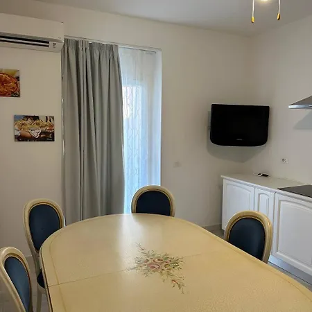 Blessed House أولبيا