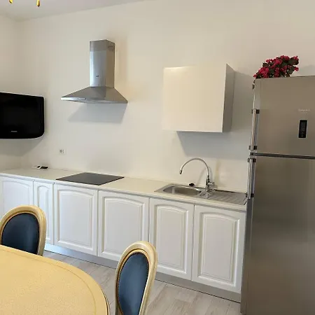 Πανσιόν Blessed House 4*